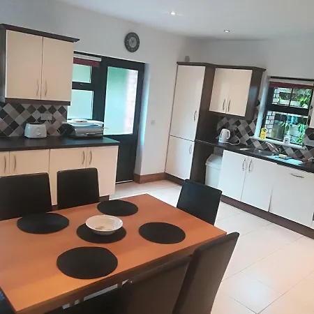 No. 8 Alders Grove Holiday home *